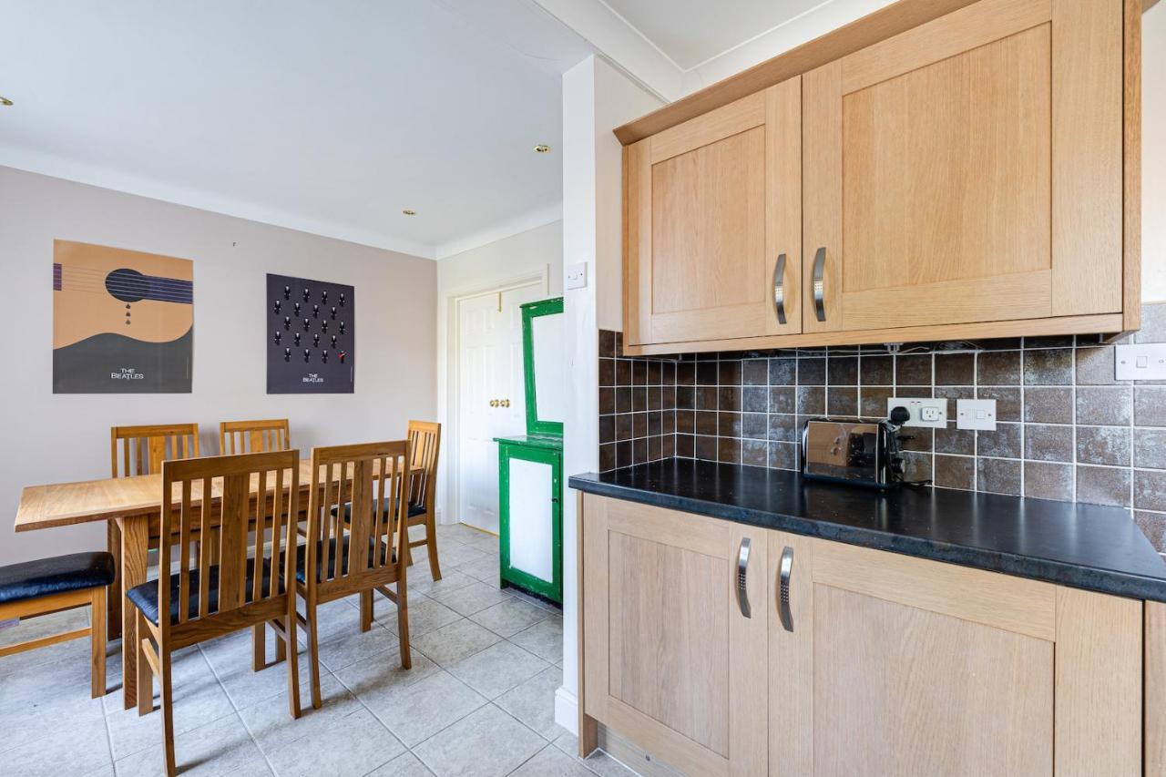 George Harrison'S Former 3Bed Home In Liverpool Speke Kültér fotó