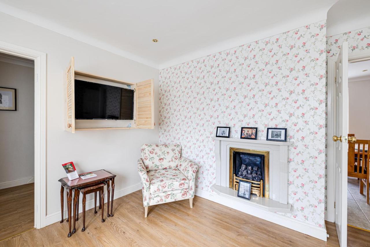 George Harrison'S Former 3Bed Home In Liverpool Speke Kültér fotó